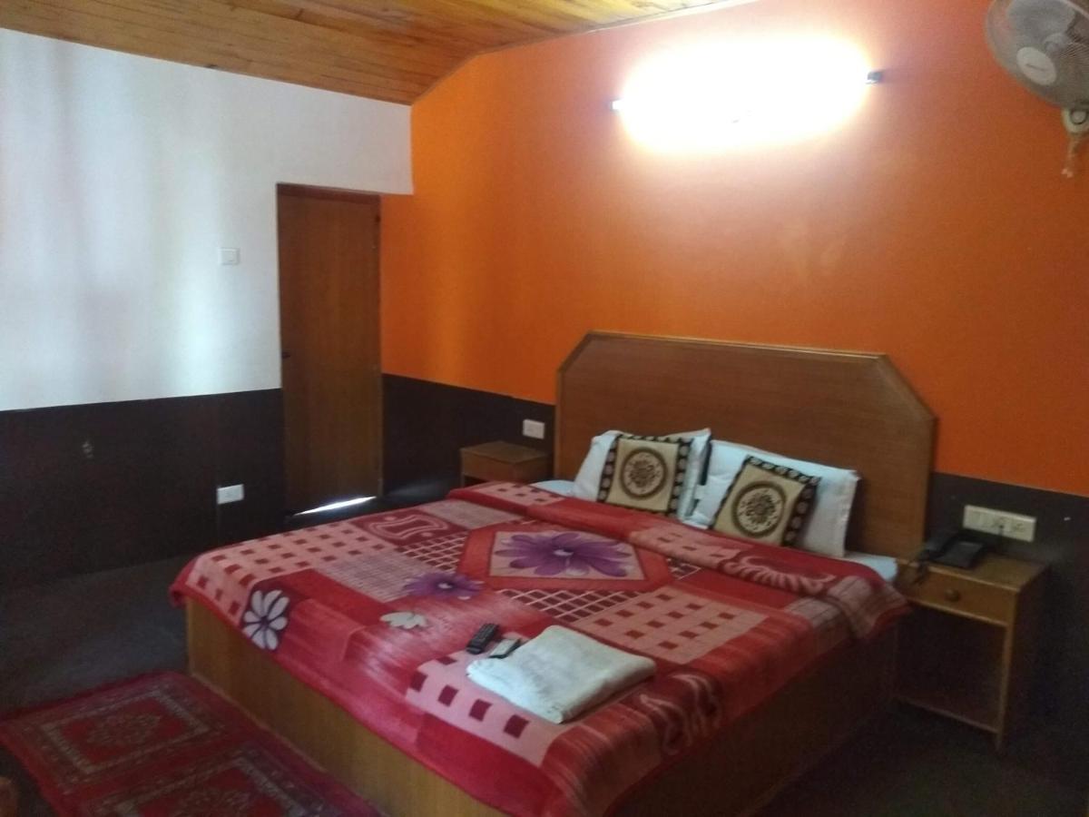 Hotel Hilltop Manali  Exterior photo
