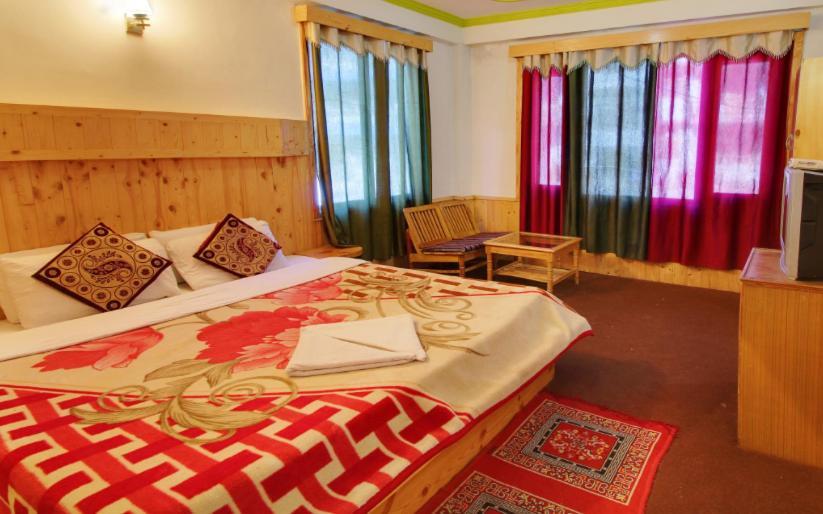 Hotel Hilltop Manali  Exterior photo